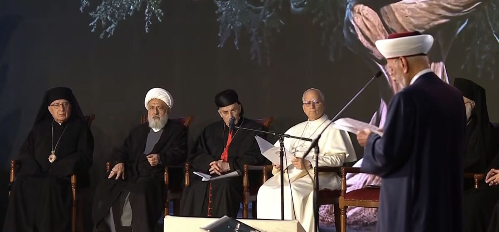 Un momento del encuentro interreligioso