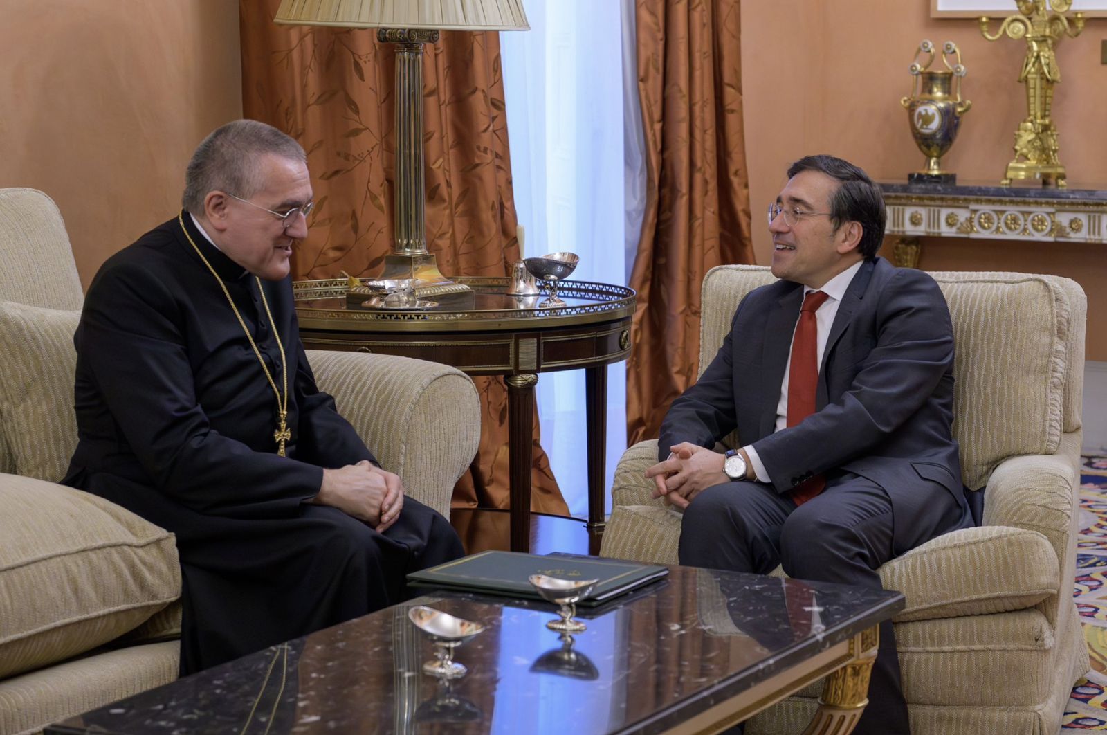 Albares y Pioppo, en el Ministerio