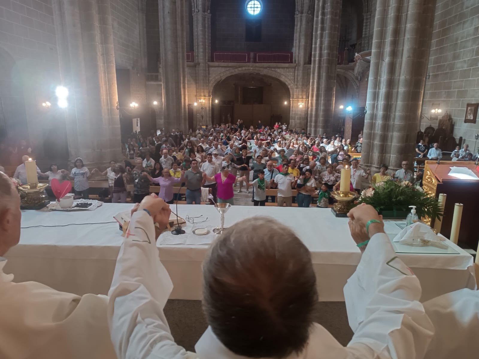 Acogidos y acogedores: misioneros de esperanza.