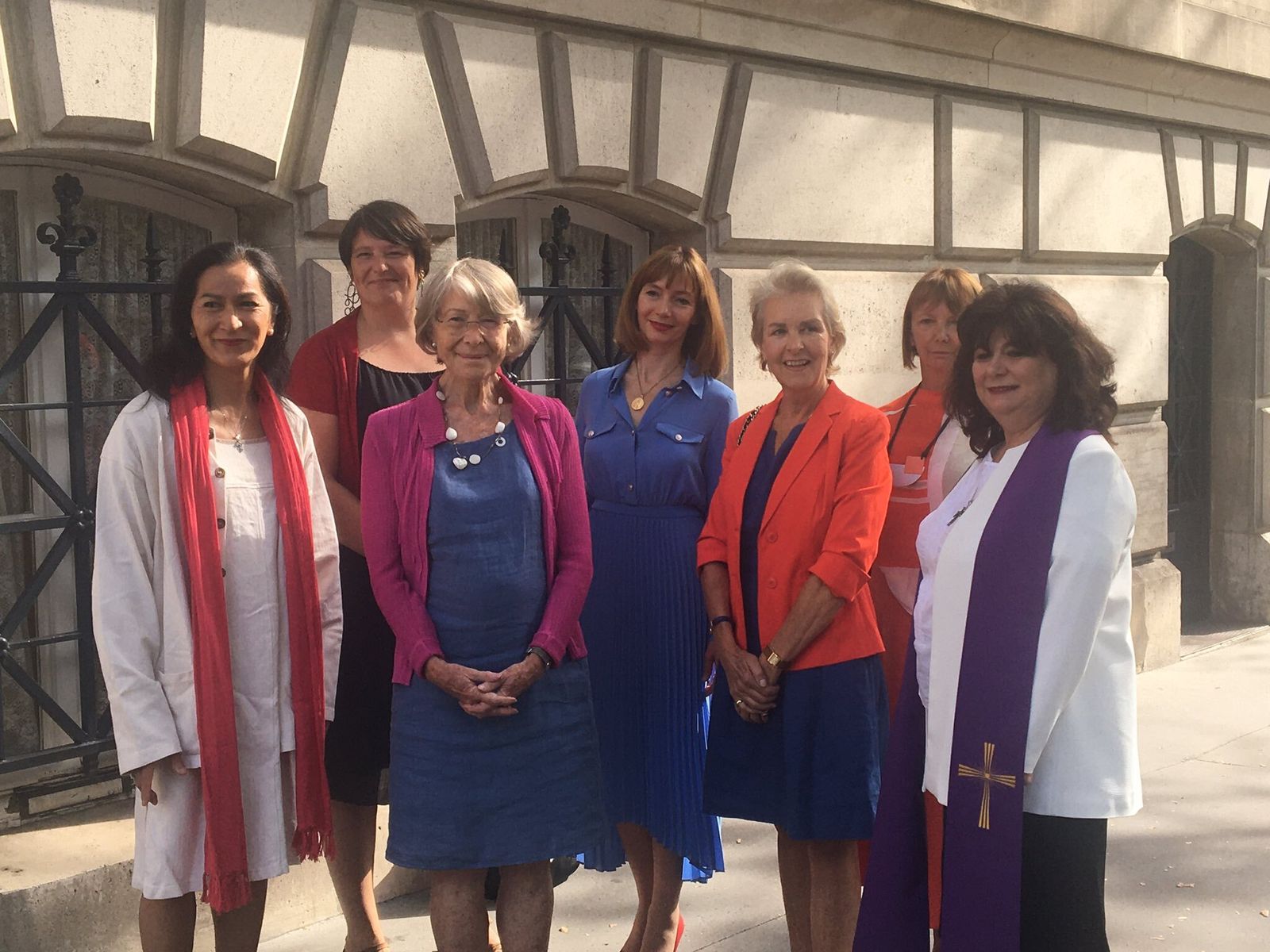 Las 'siete apóstolas', con Anne Soupa