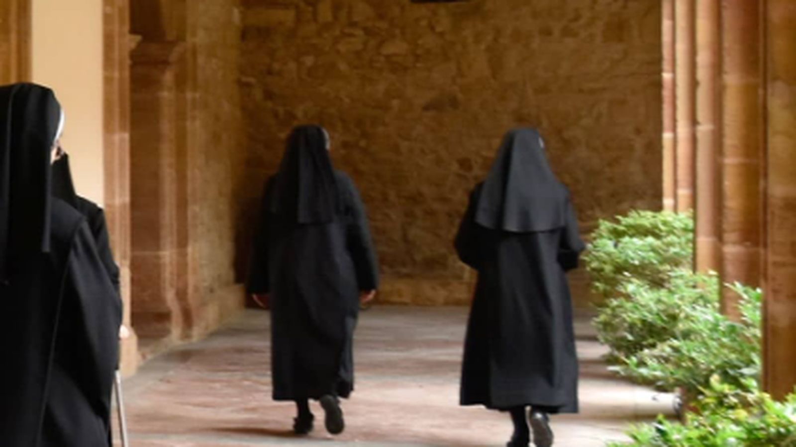 "Necesitamos seguir creando vínculos entre nosotras, conociéndonos y ayudándonos mutuamente", dice Villena.