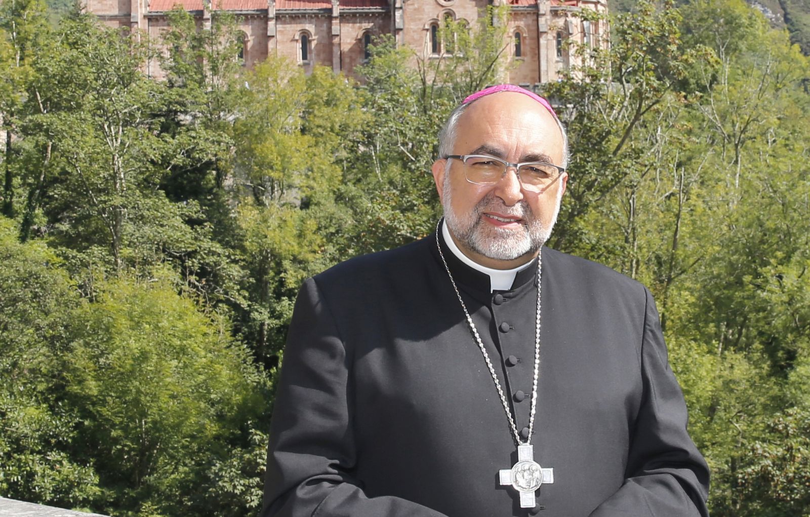 Monseñor Jesús Sanz, arzobispo de Oviedo