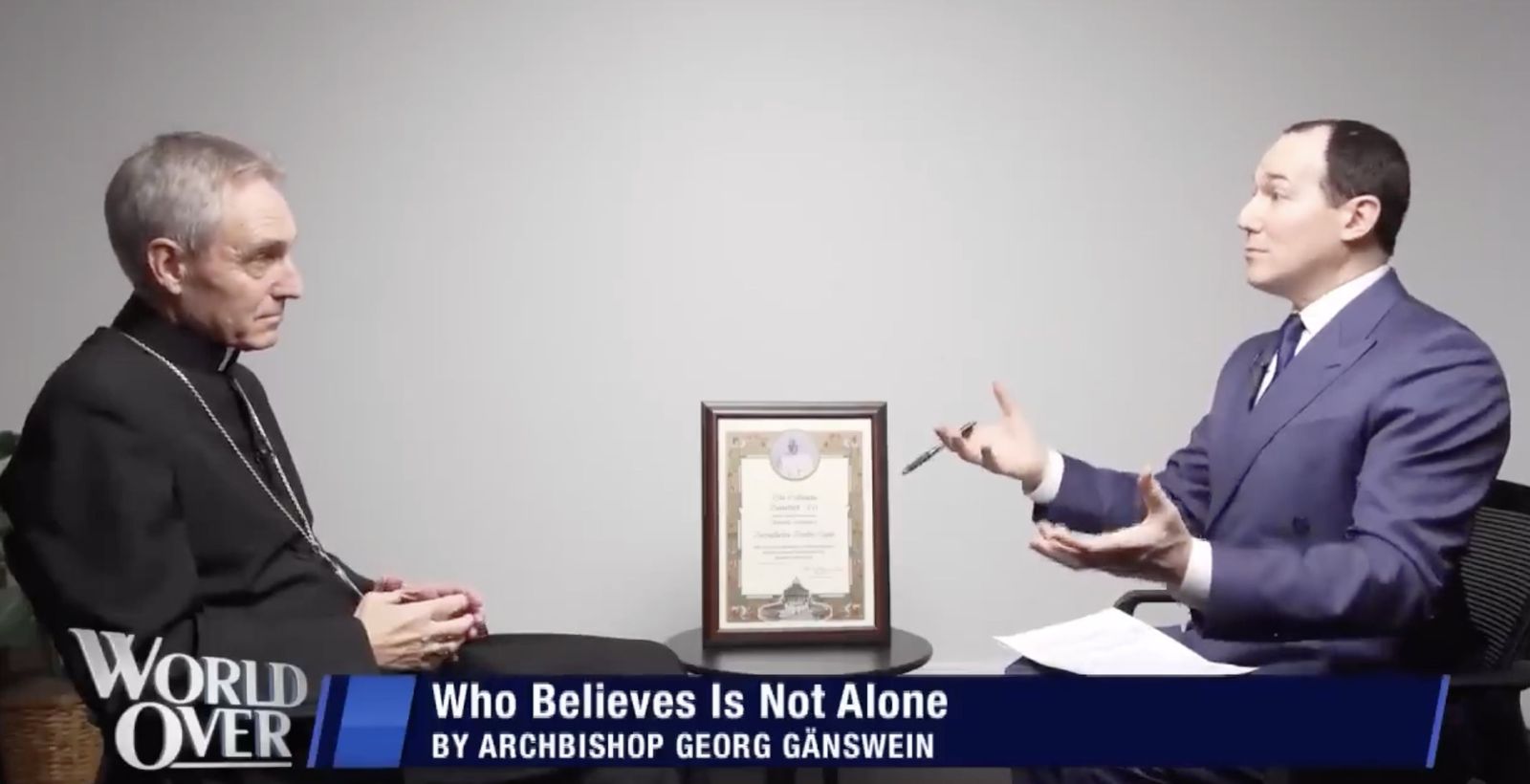 Ganswein, durante la entrevista