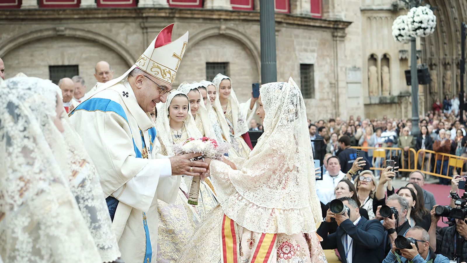 Benavent, con las falleras