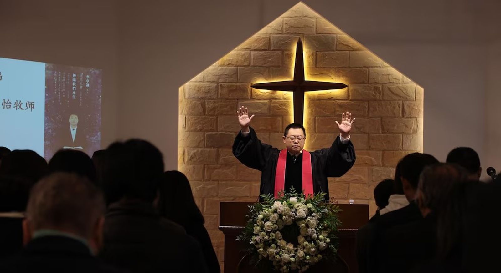 El pastor Wang Yi, fundador de la Iglesia del Pacto de la Lluvia Temprana en Chengdú, Sichuan