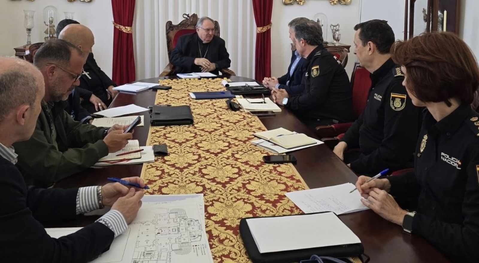 Reunión de seguridad con el obispo de la diócesis de Canarias
