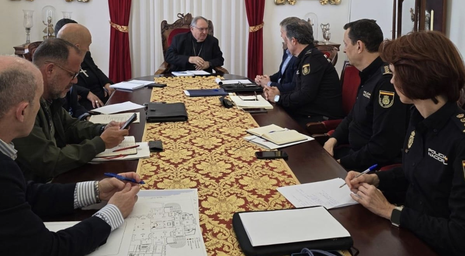 Reunión de seguridad con el obispo de la diócesis de Canarias
