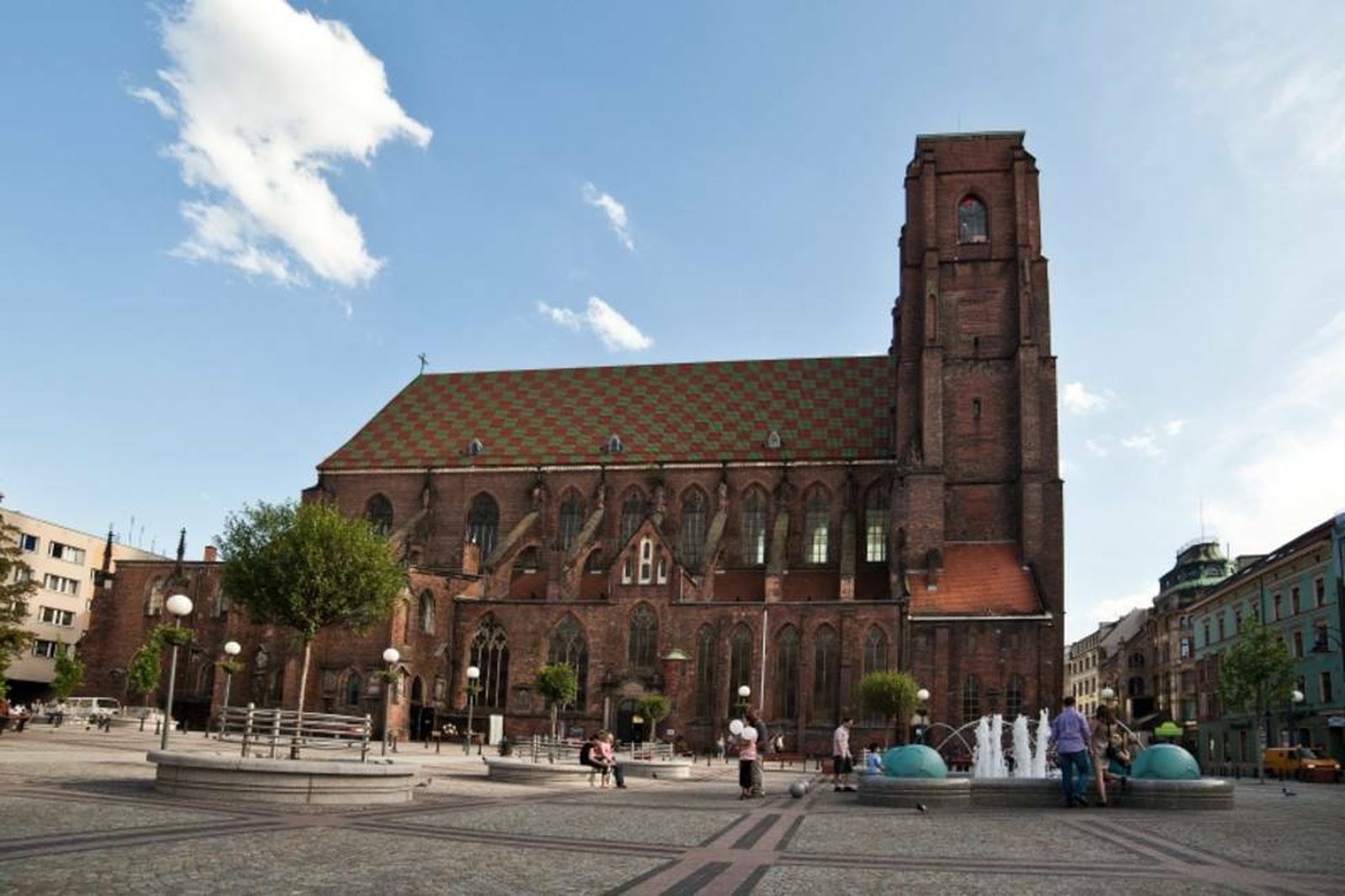 Iglesia de la Sagrada María, donde el sacerdote fue apuñalado antes de dar misa