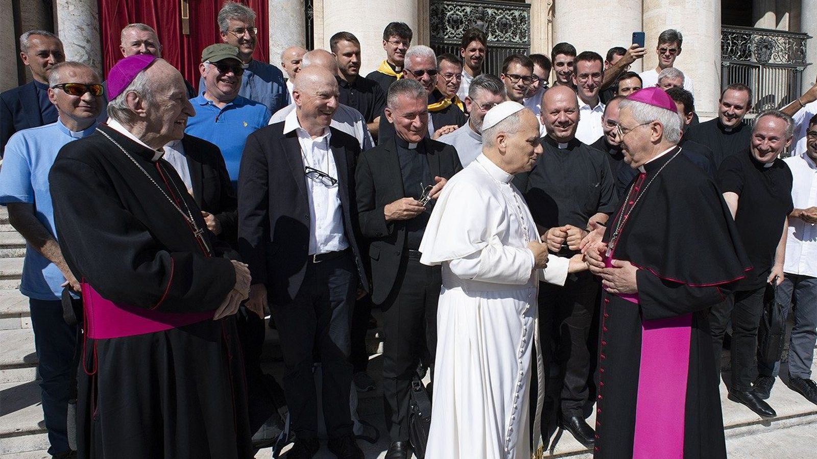 León XIV con el obispo de Lodi, monseñor Maurizio Malvestiti, en 2025.