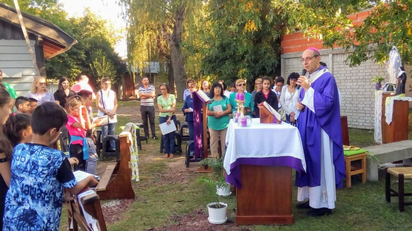 Tucho Fernández en misa al aire libre