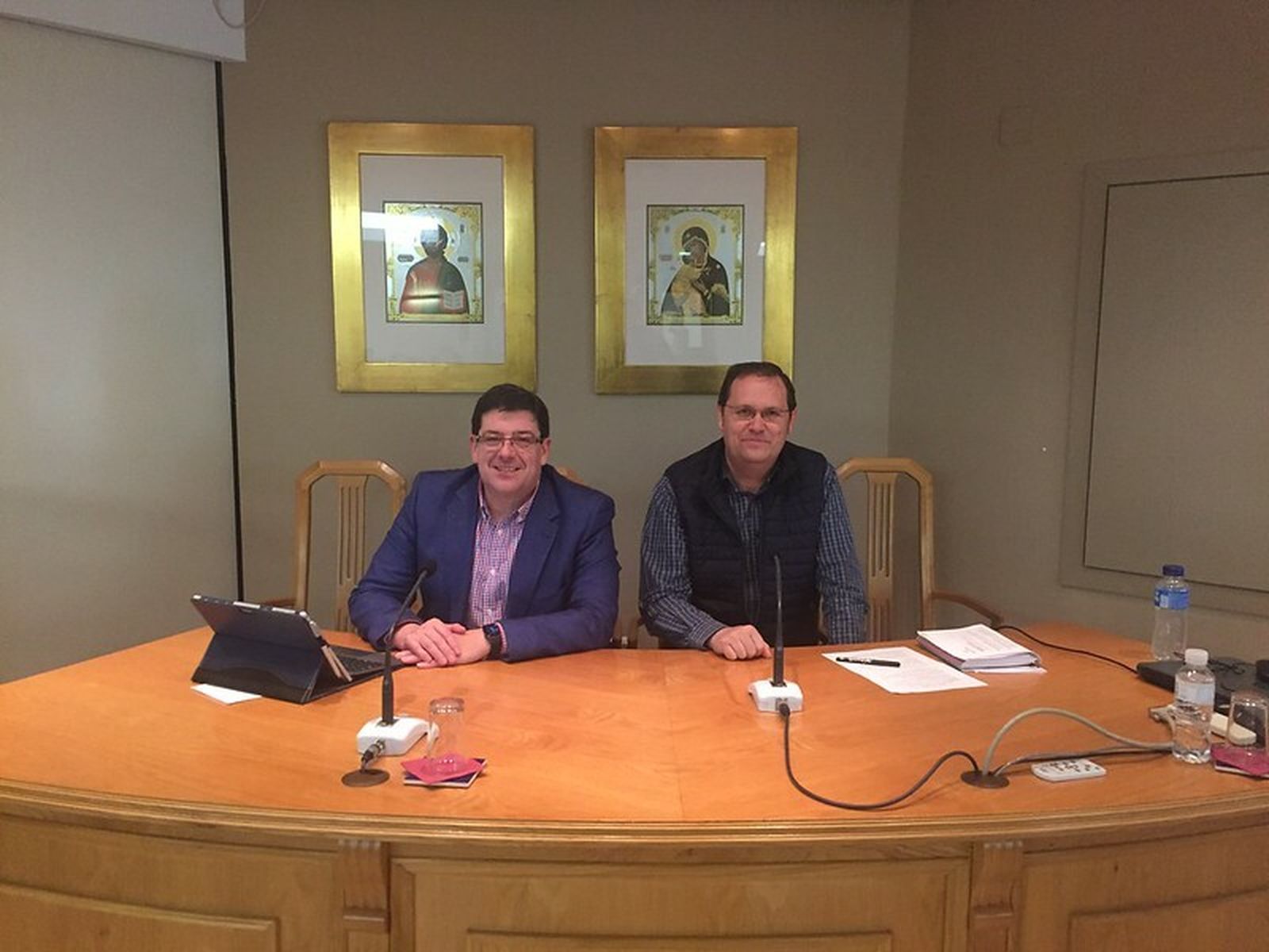 Basilio Álvarez y Adolfo Lamata durante Curso de Protección de Menores organizado por el Instituto Teológico de Vida Religiosa (ITVR)