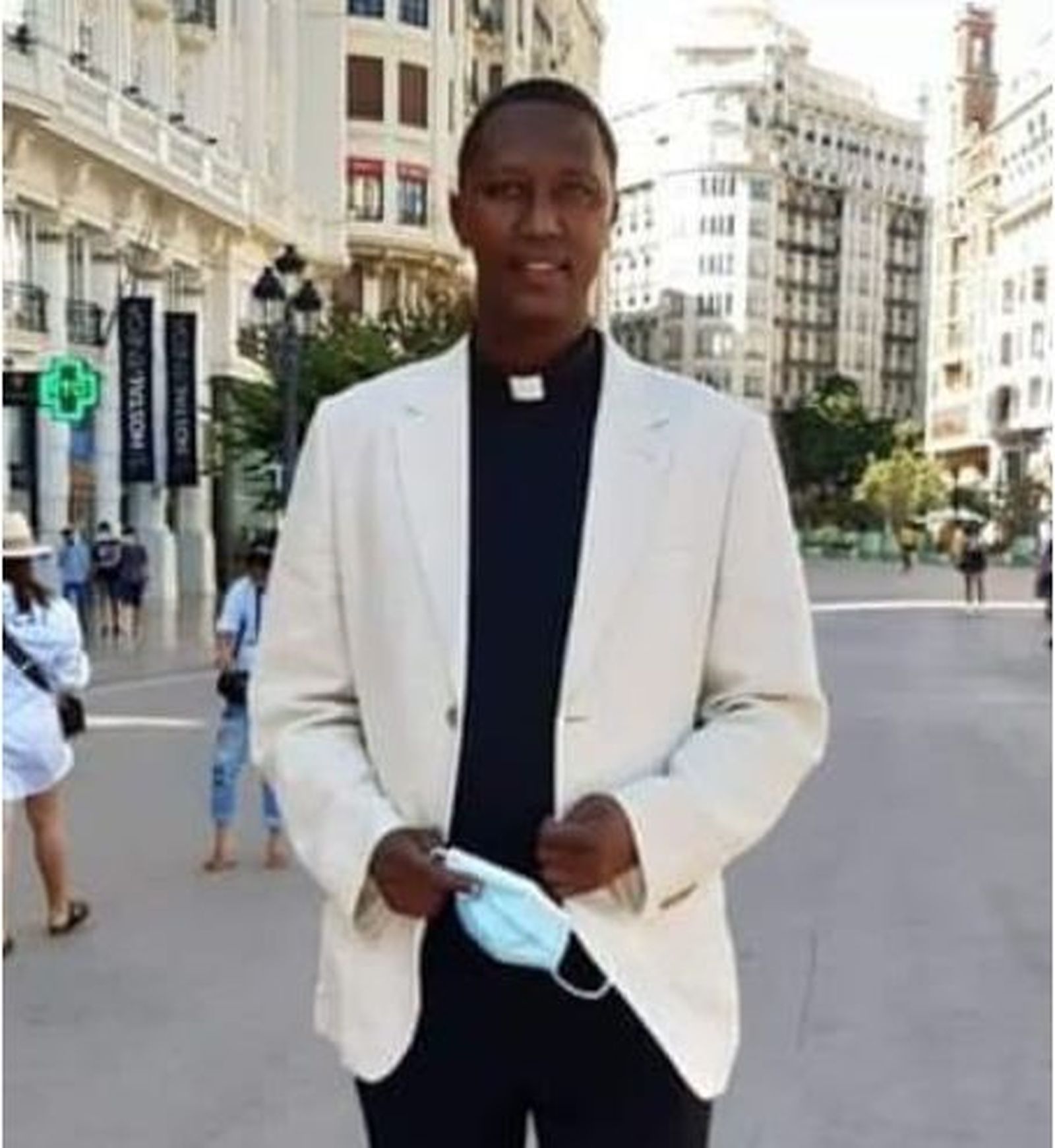 Sacerdote de Burundi