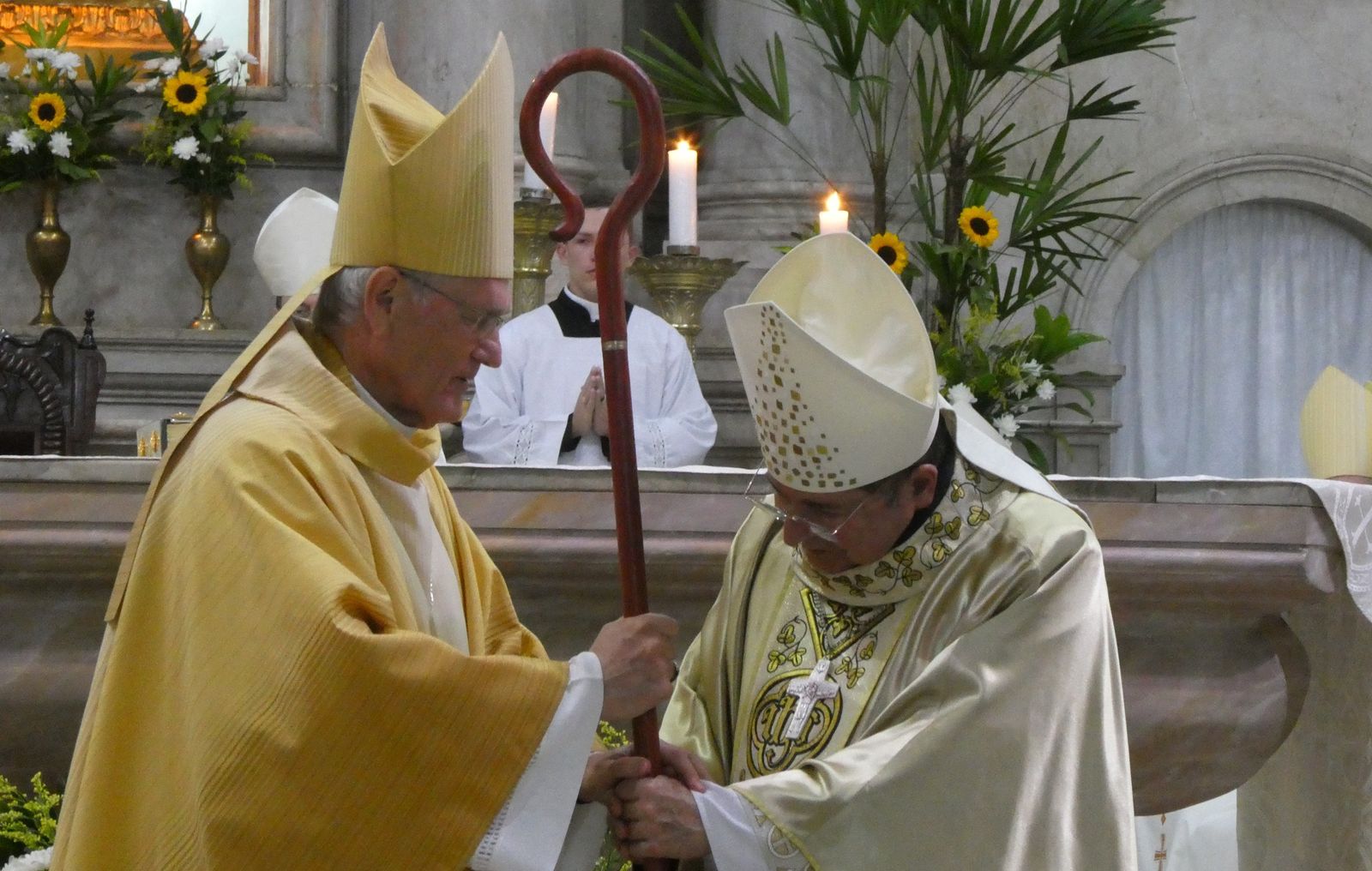 Monseñor Steiner toma el relevo de  Monseñor Castriani como arzobispo de Manaos