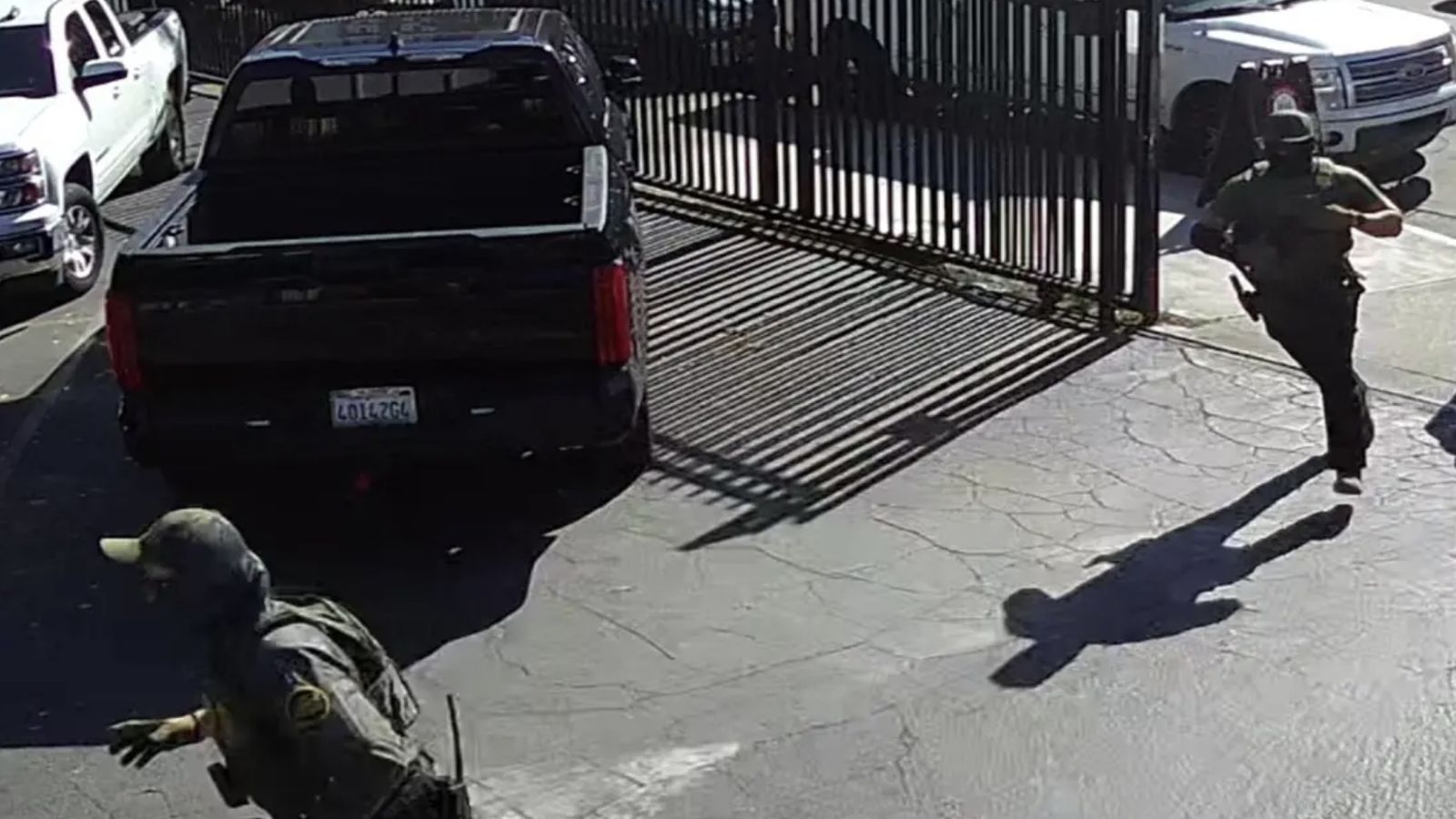 Los agentes del ICE irrumpen en el recinto parroquial