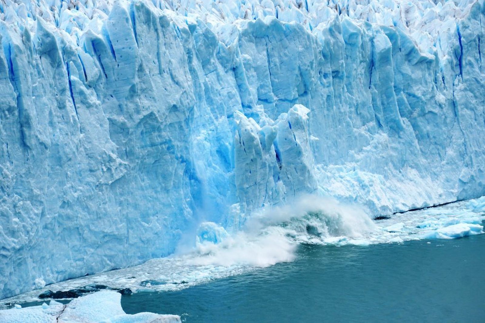 "Mas que una crisis, la Iglesia sufre un proceso de erosión".