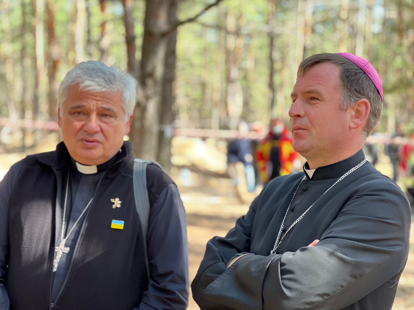 krajewski con el obispo Pavlo Honcharuk