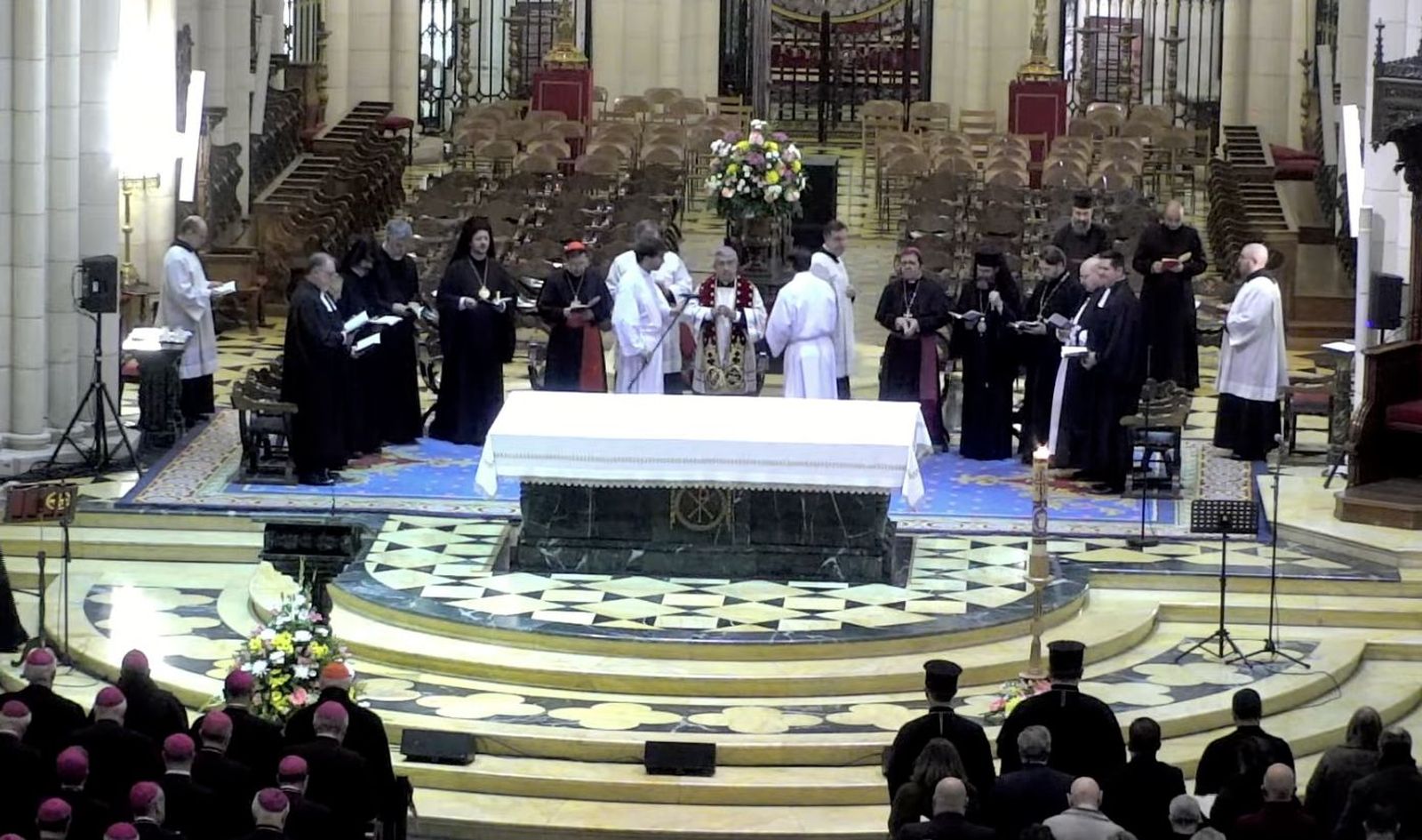 Un momento de la celebración ecuménica en La Almudena
