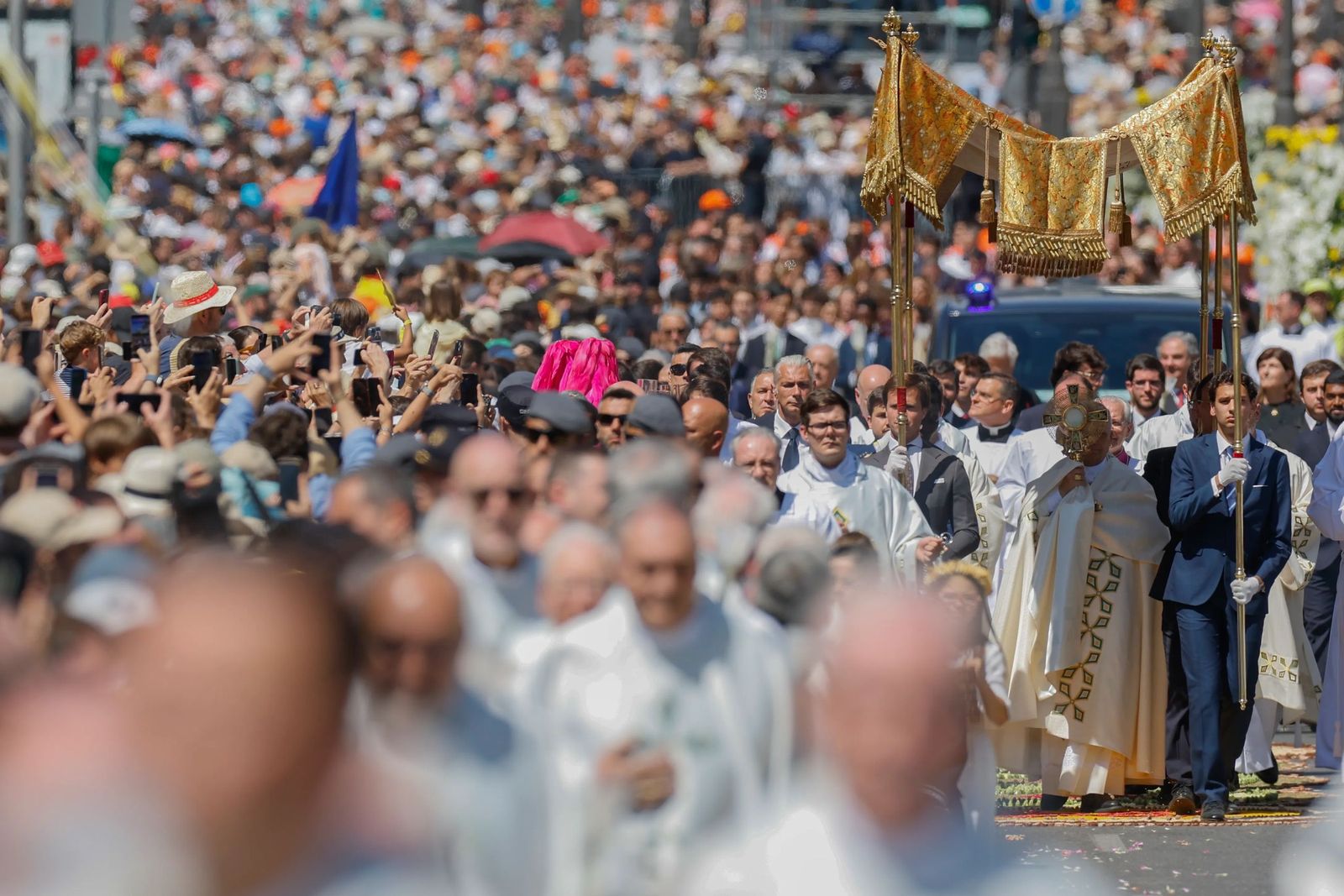 Procesion del Corpus en Madrid encabezada por el Papa Madrid