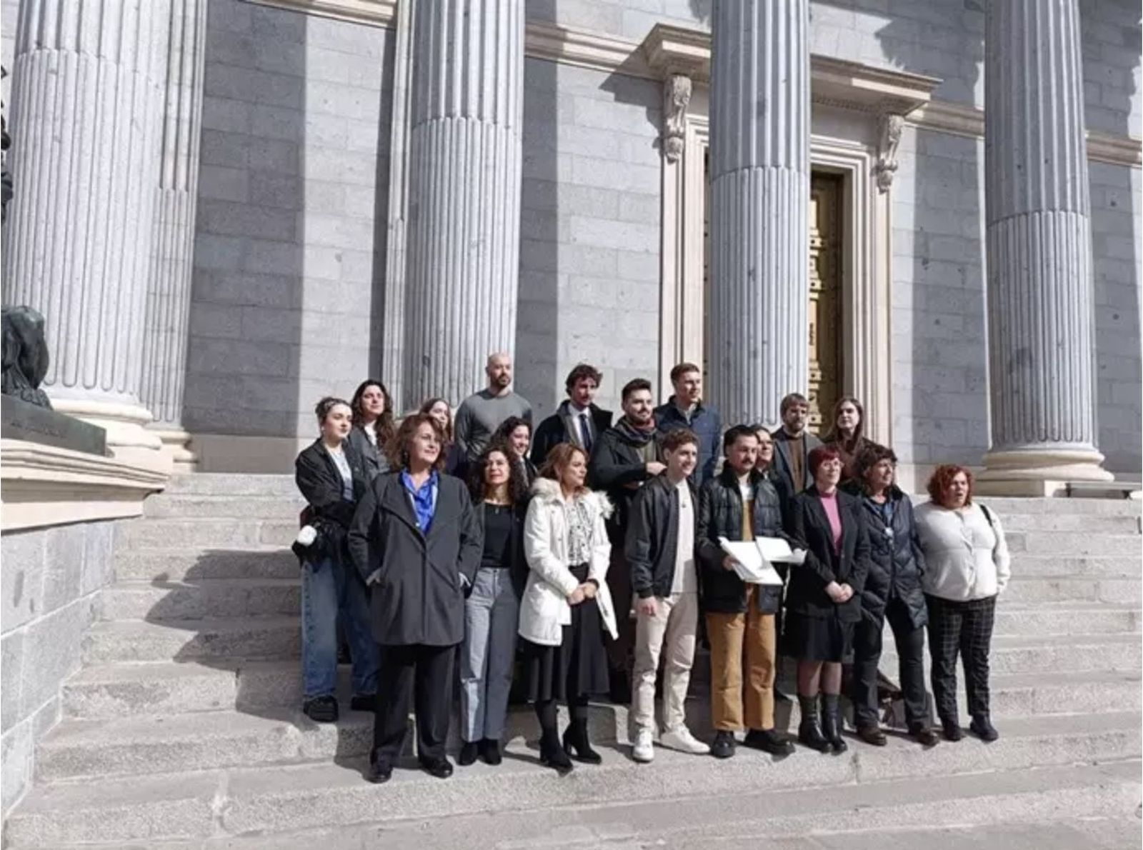 La Asociación No es Terapia junto a diputados y senadores en el Congreso