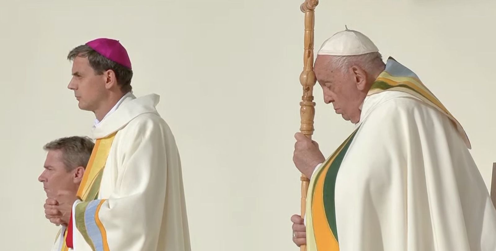 El Papa clama desde Bruselas contra los abusos