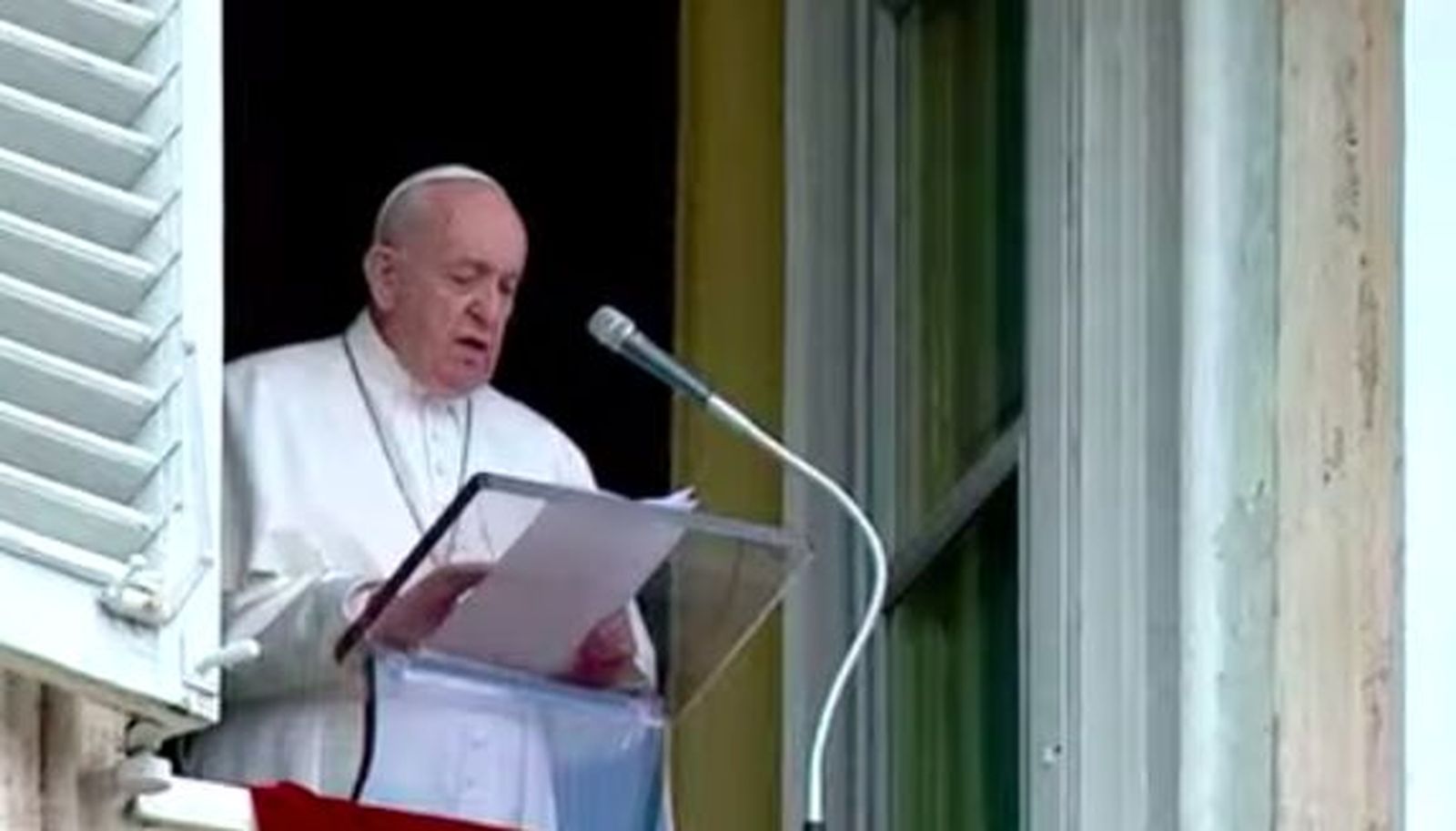 El Papa insta a la comunidad internacional que “se tome en serio” el drama de los refugiados sirios