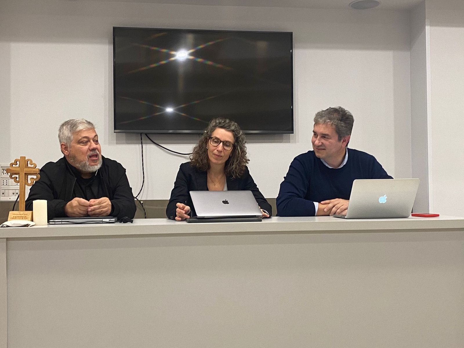 María Dolores Sánchez Galera y Sergio Massironi, junto a Peio Sánchez