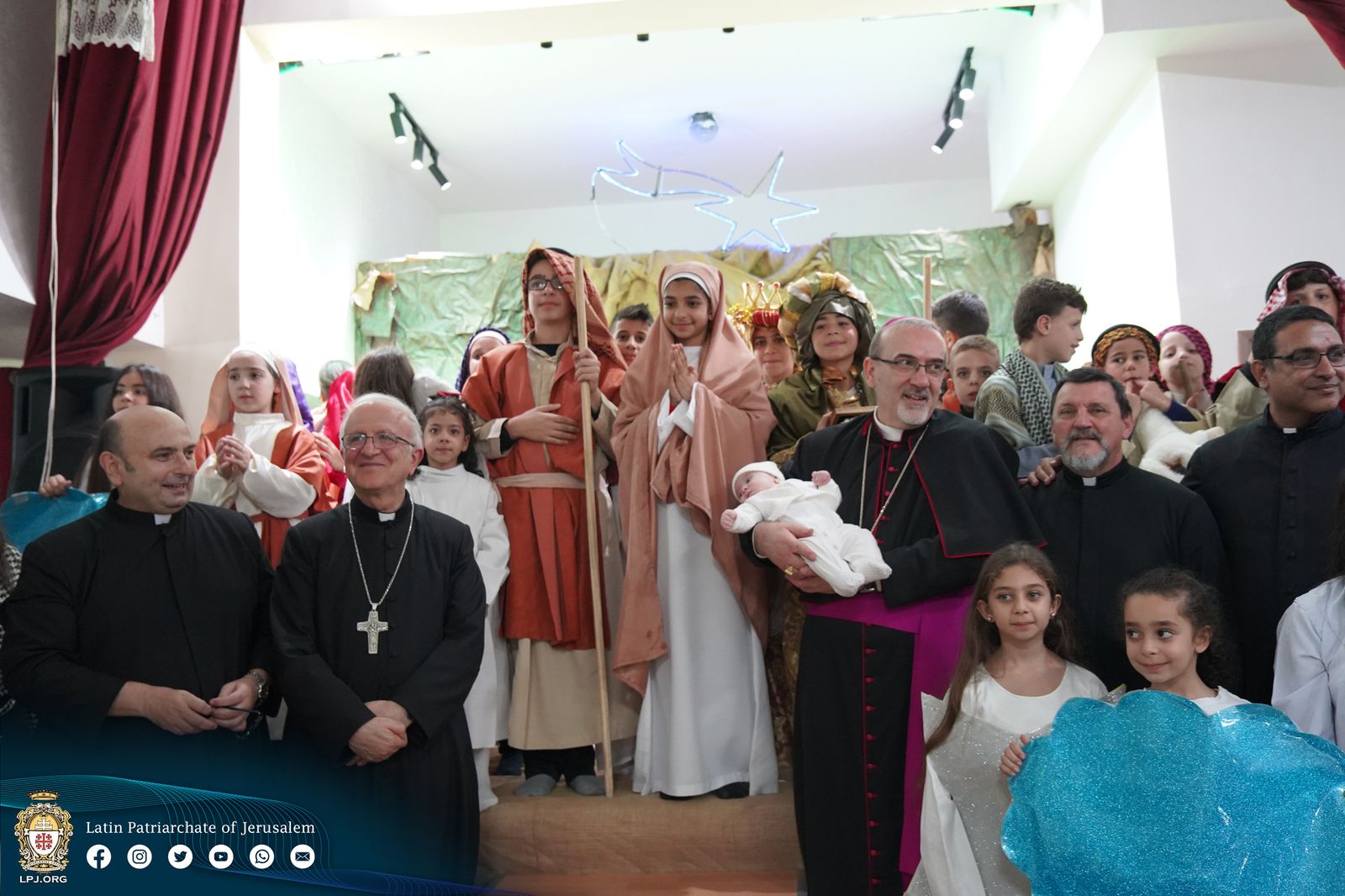 Pizzaballa, en una representación de la Navidad en Gaza