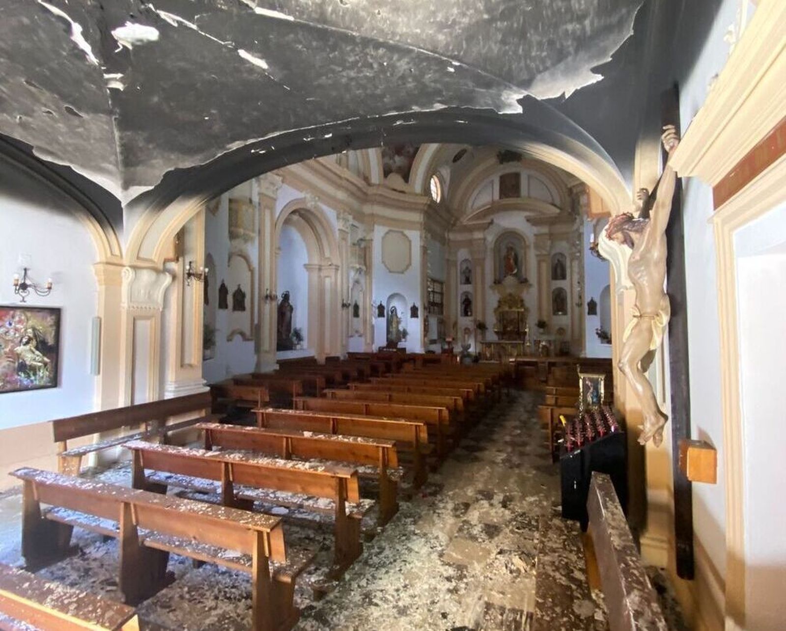 Interior convento de las Concepcionistas tras el incendio