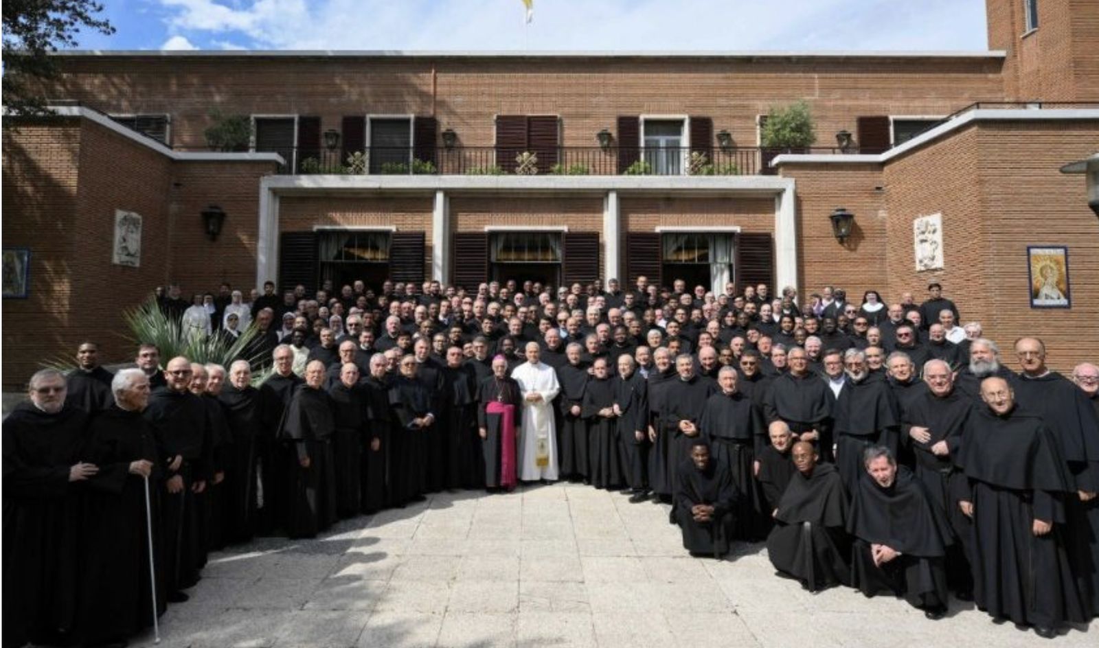 El Papa conlos agustinos españoles