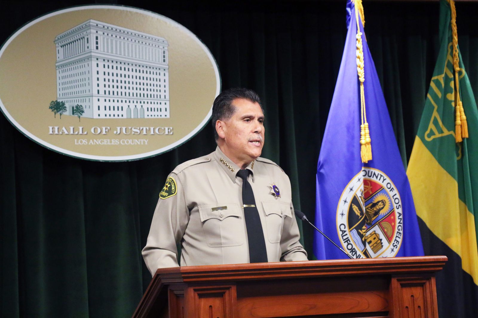 El sheriff Robert Luna