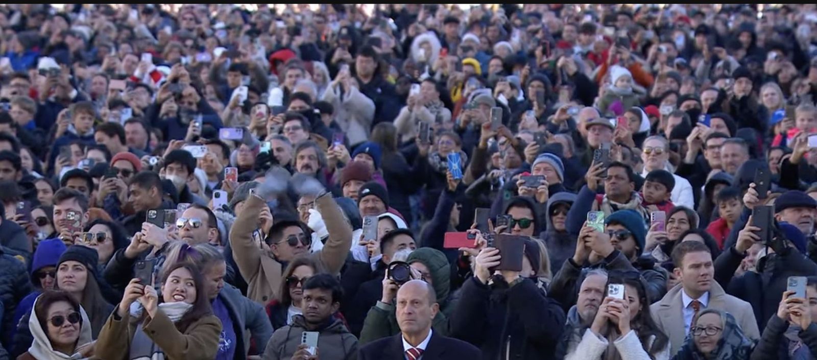 Miles de fieles siguieron la bendición Urbi et Orbi