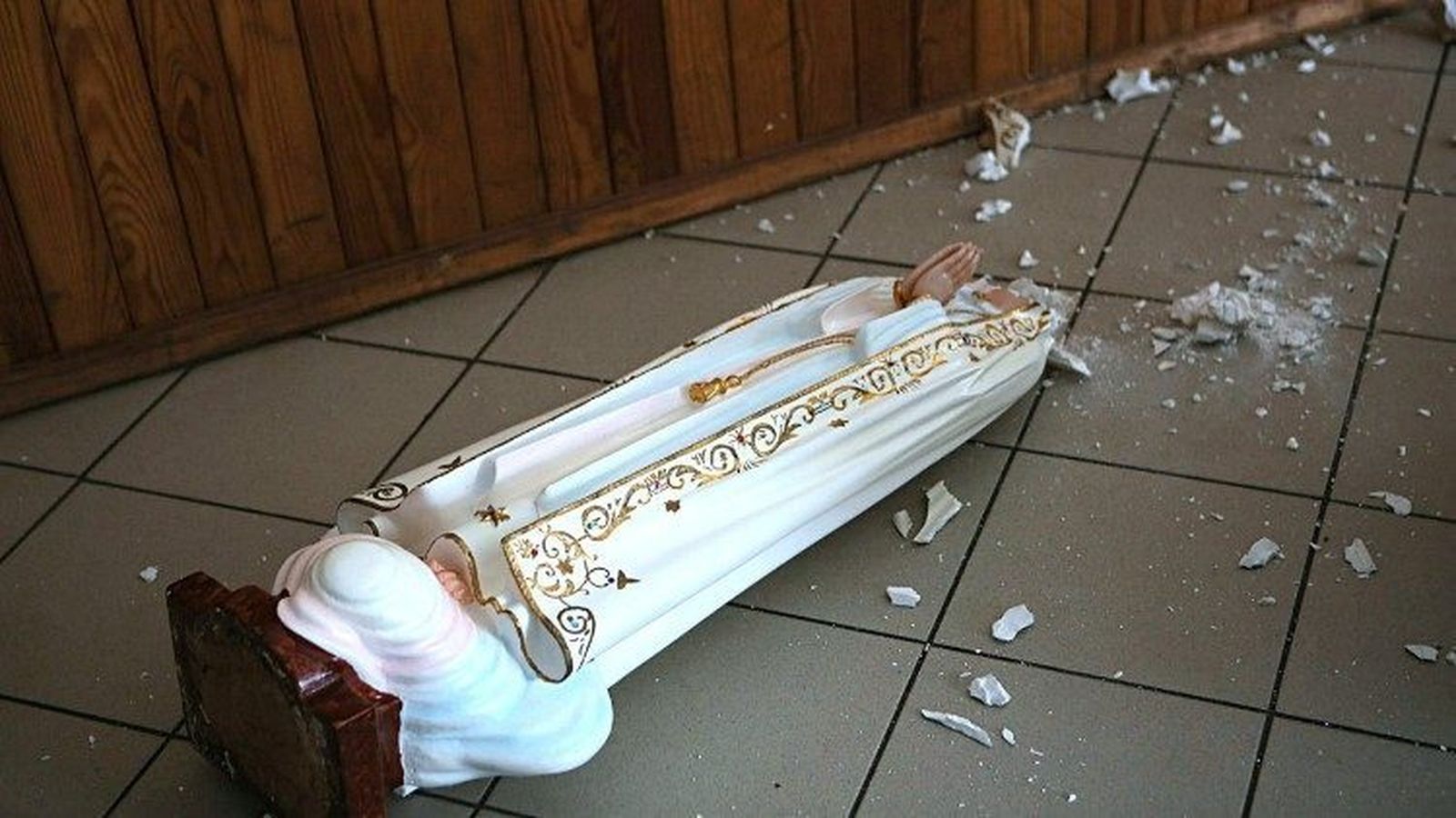Virgen destruida en el seminario de Vorzel (Bucha)