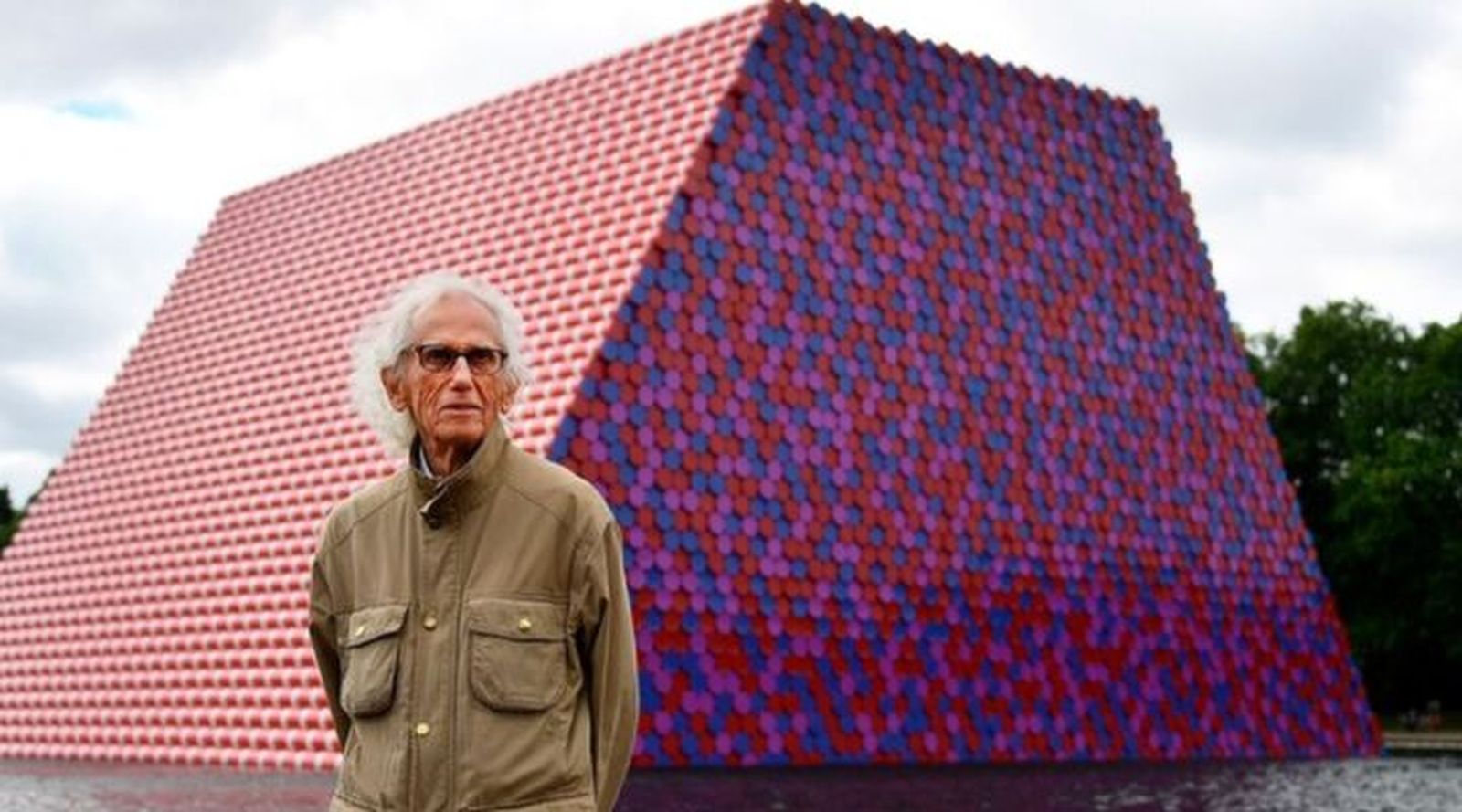Christo en su 'mastaba' de Londres