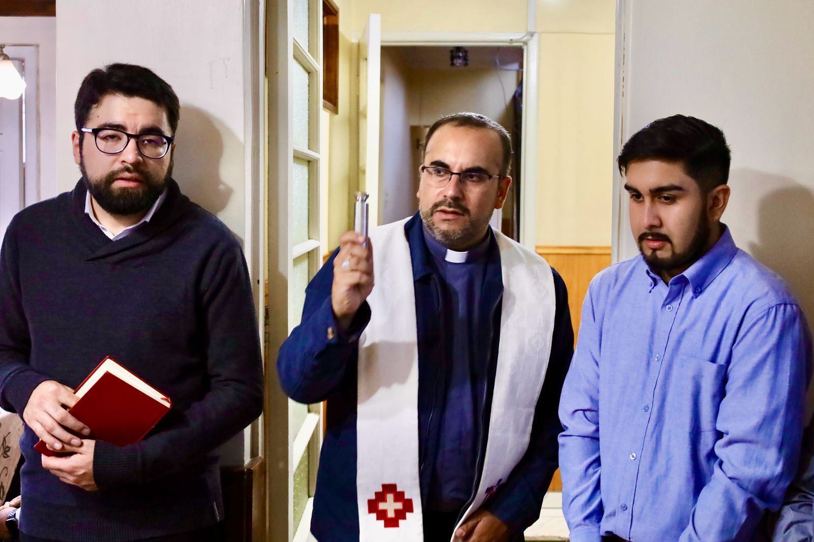 Obispo Bernardo Álvarez (al centro) será uno de los formadores