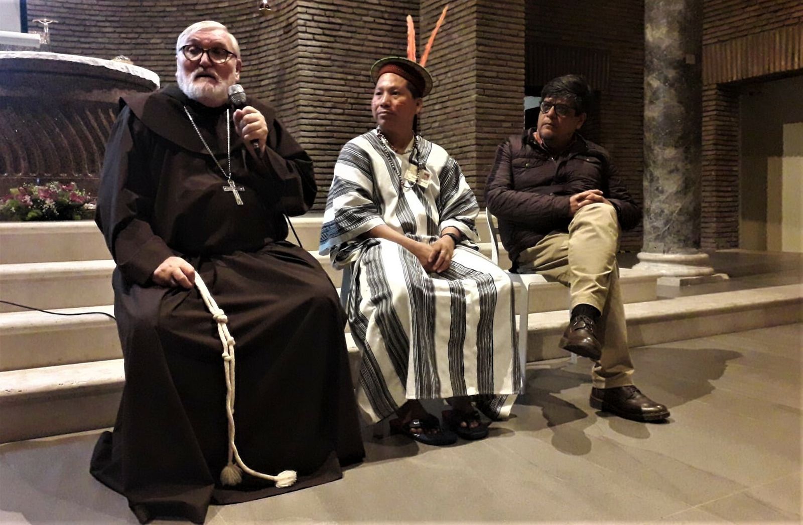 Mesa Redonda sobre Espacios interculturales en la Amazonía