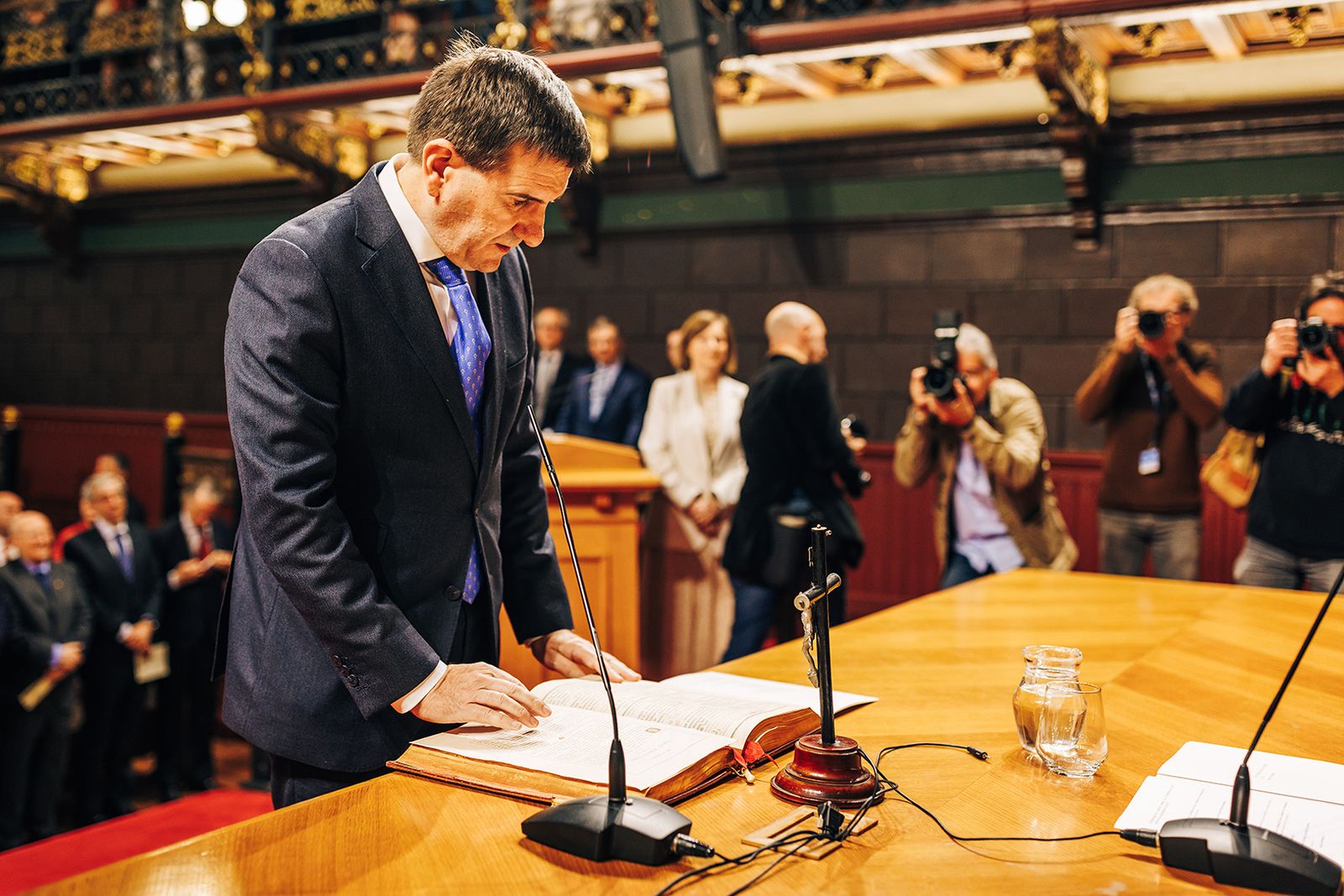 Jura del nuevo rector de Deusto