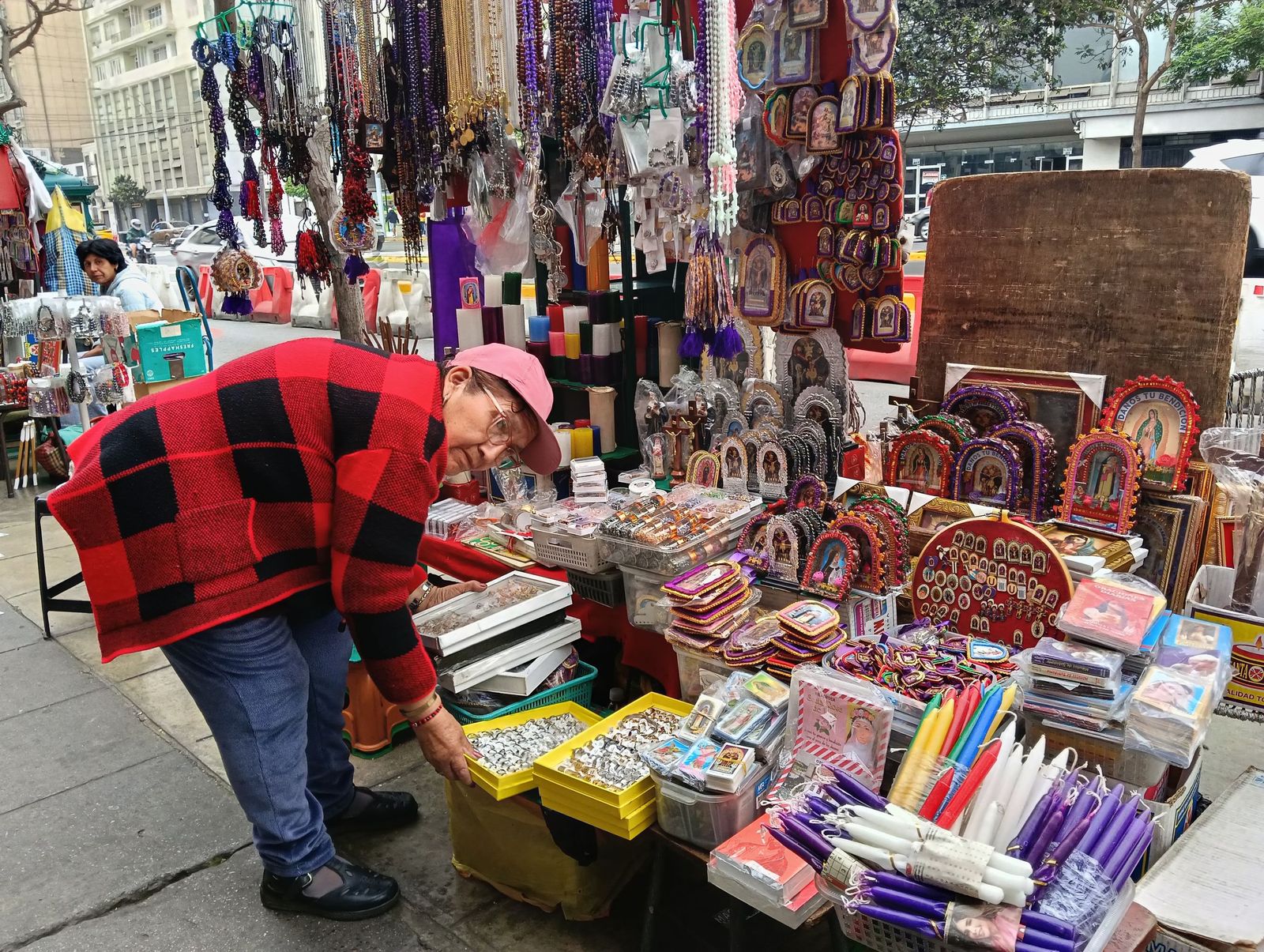 Mes morado del Señor de los Milagros