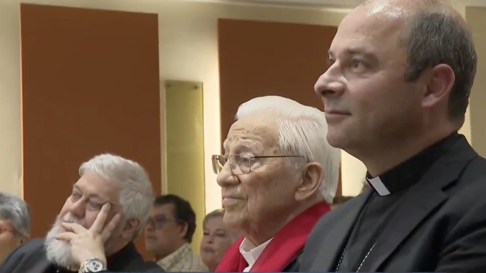 Monseñor Santiago, el Padre Ángel y el Padre Peio