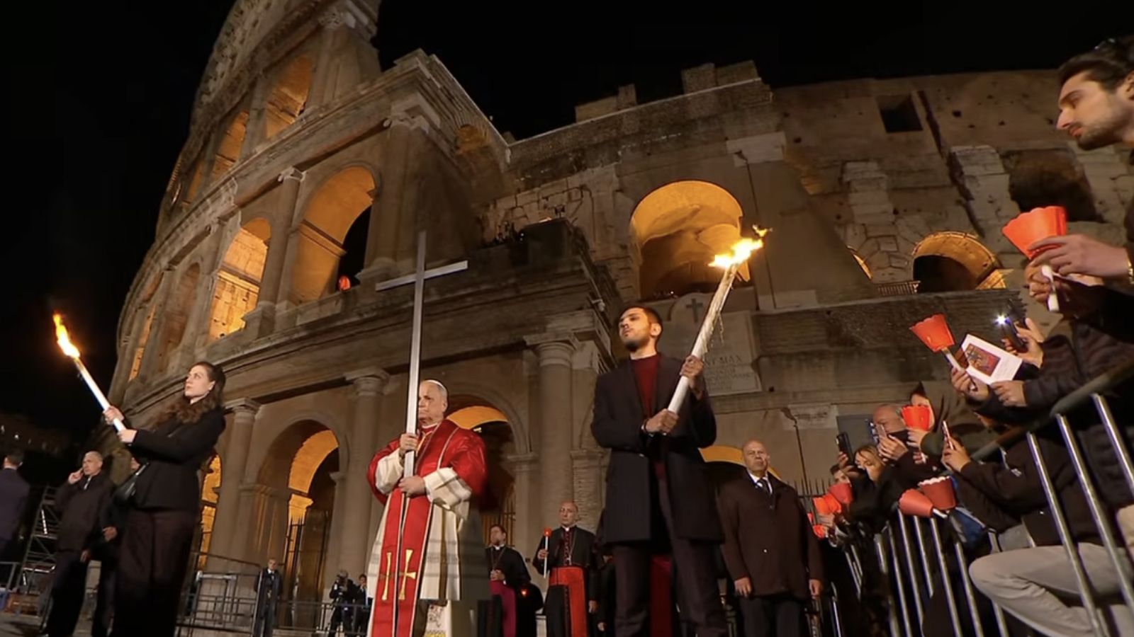El Coliseo, protagonista del Vía Crucis
