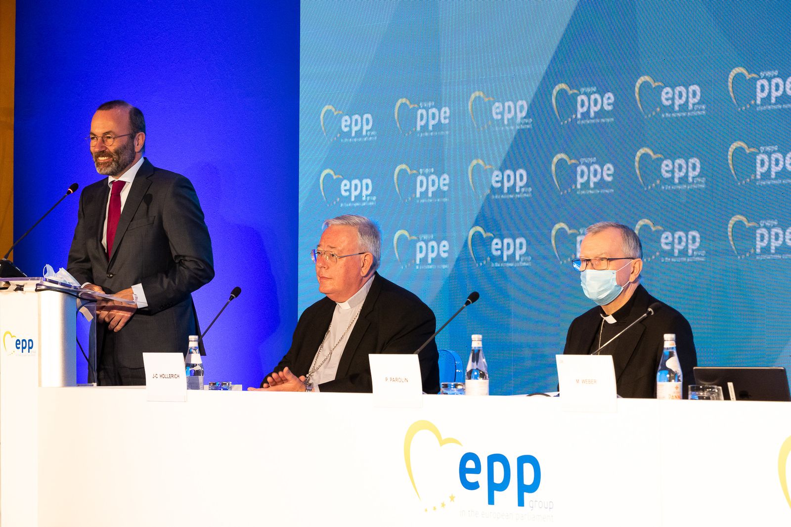 Parolin y Hollerich, en el congreso del Partido Popular Europeo