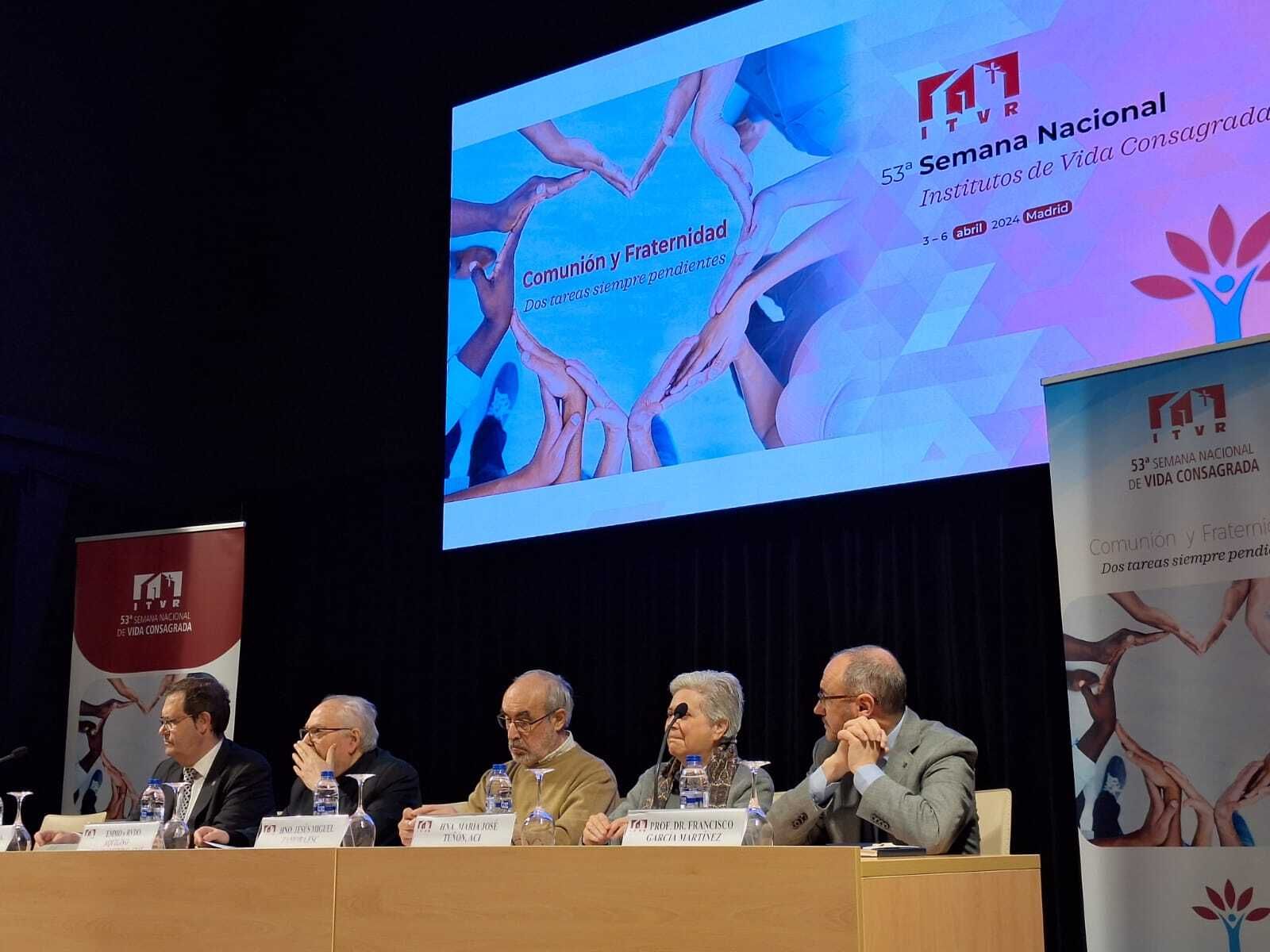 Mesa presidencial de la inauguración del ITVR