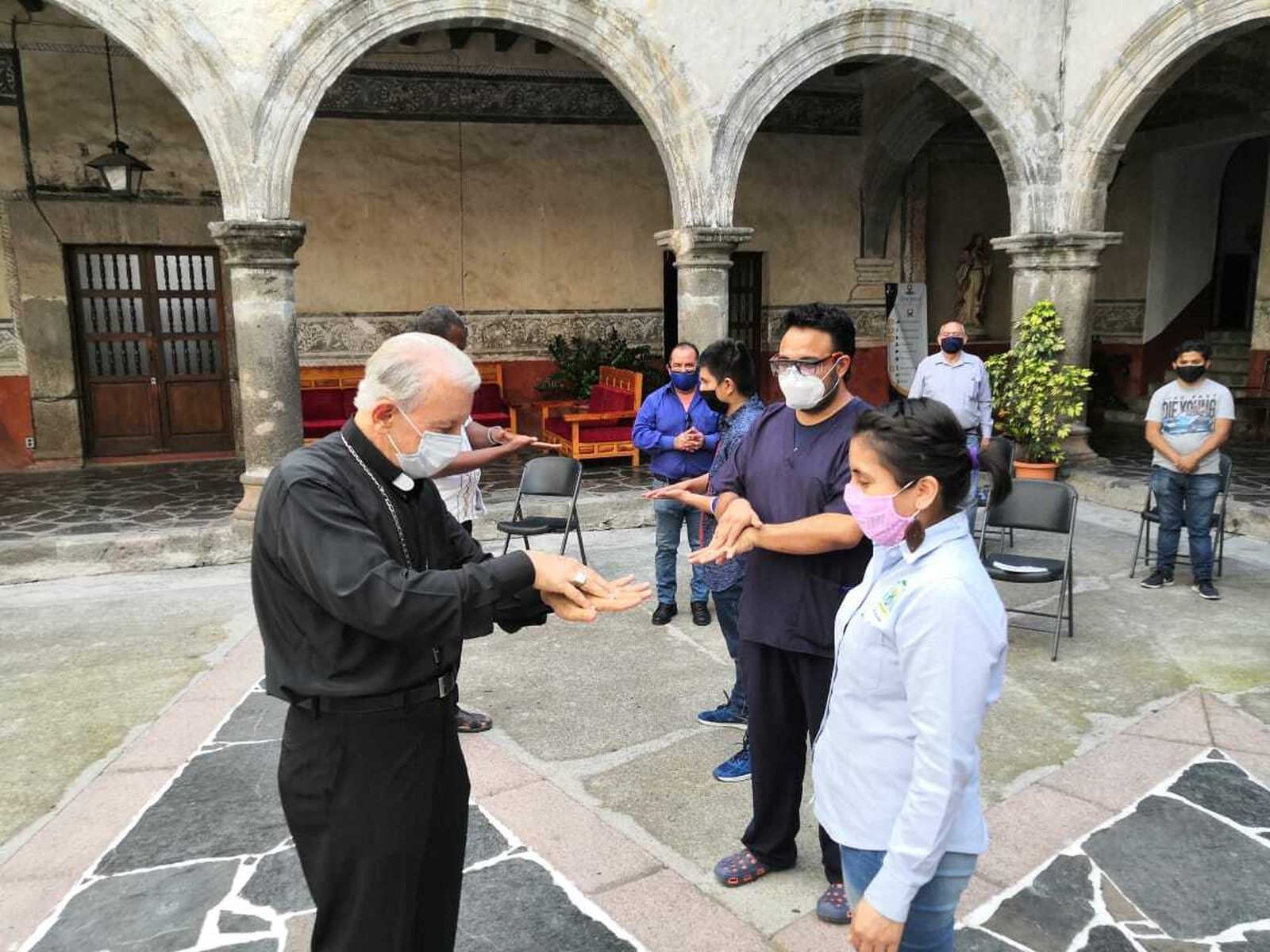 Mons. Castro Castro. Capacitación.