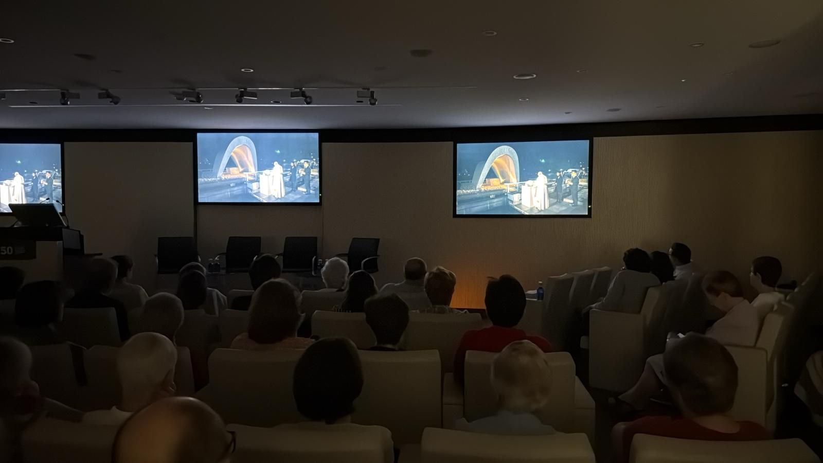 Asistentes a la premiere de la película 'Recen por mí_ la historia de Francisco'