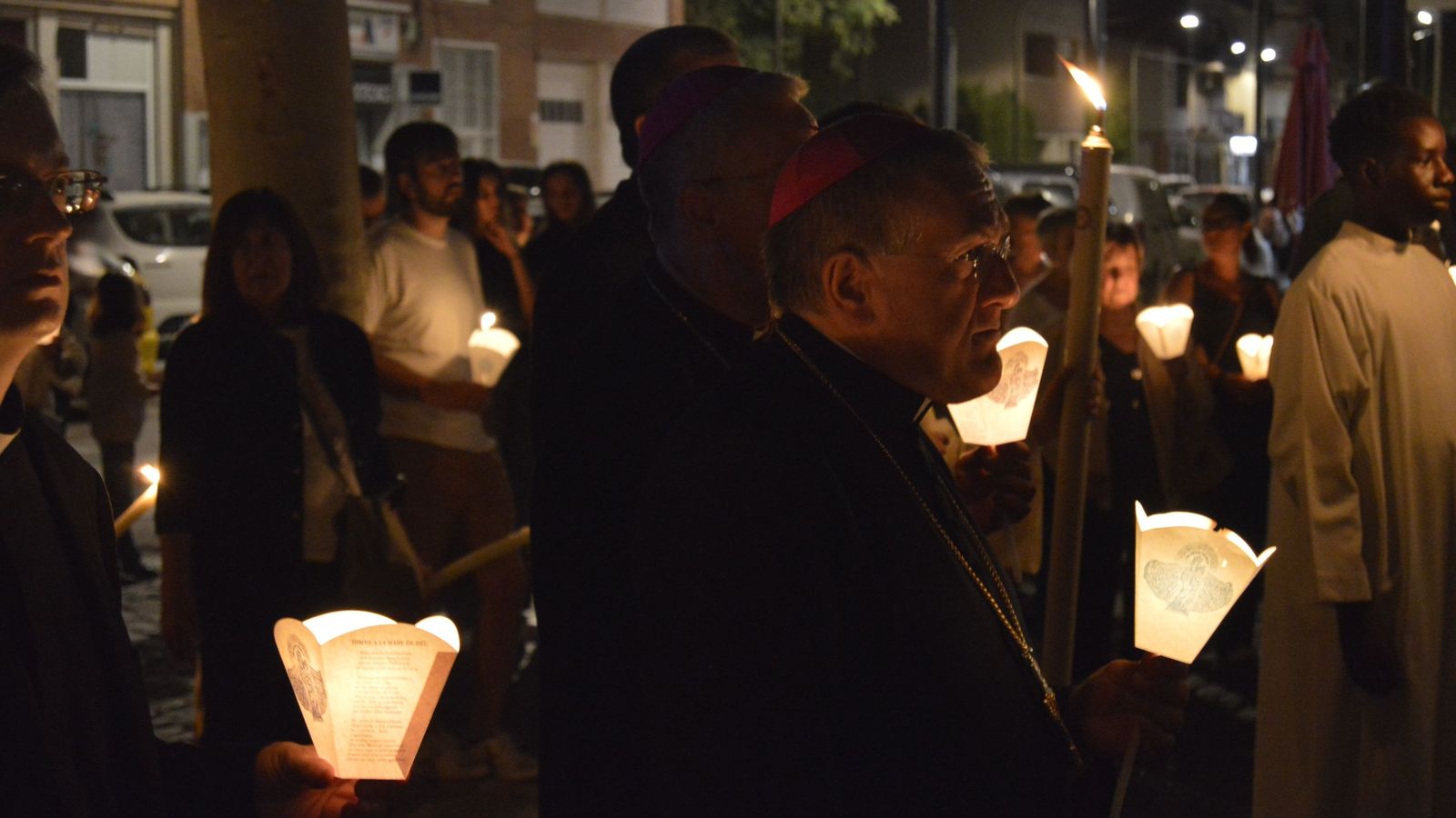 Piero Pioppo estuvo acompañado por el arzobispo Planellas durante toda la noche.