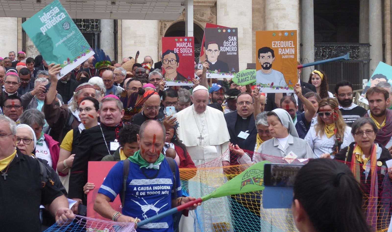 Francisco deja claro que quiere caminar entre la gente