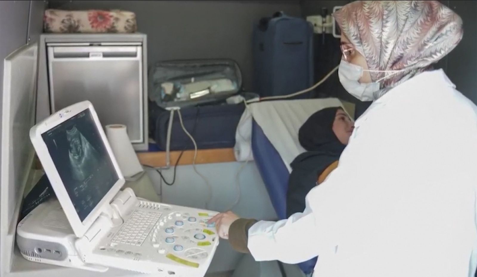 Clínica móvil de Manos Unidas para la atención materno infantil en Judea