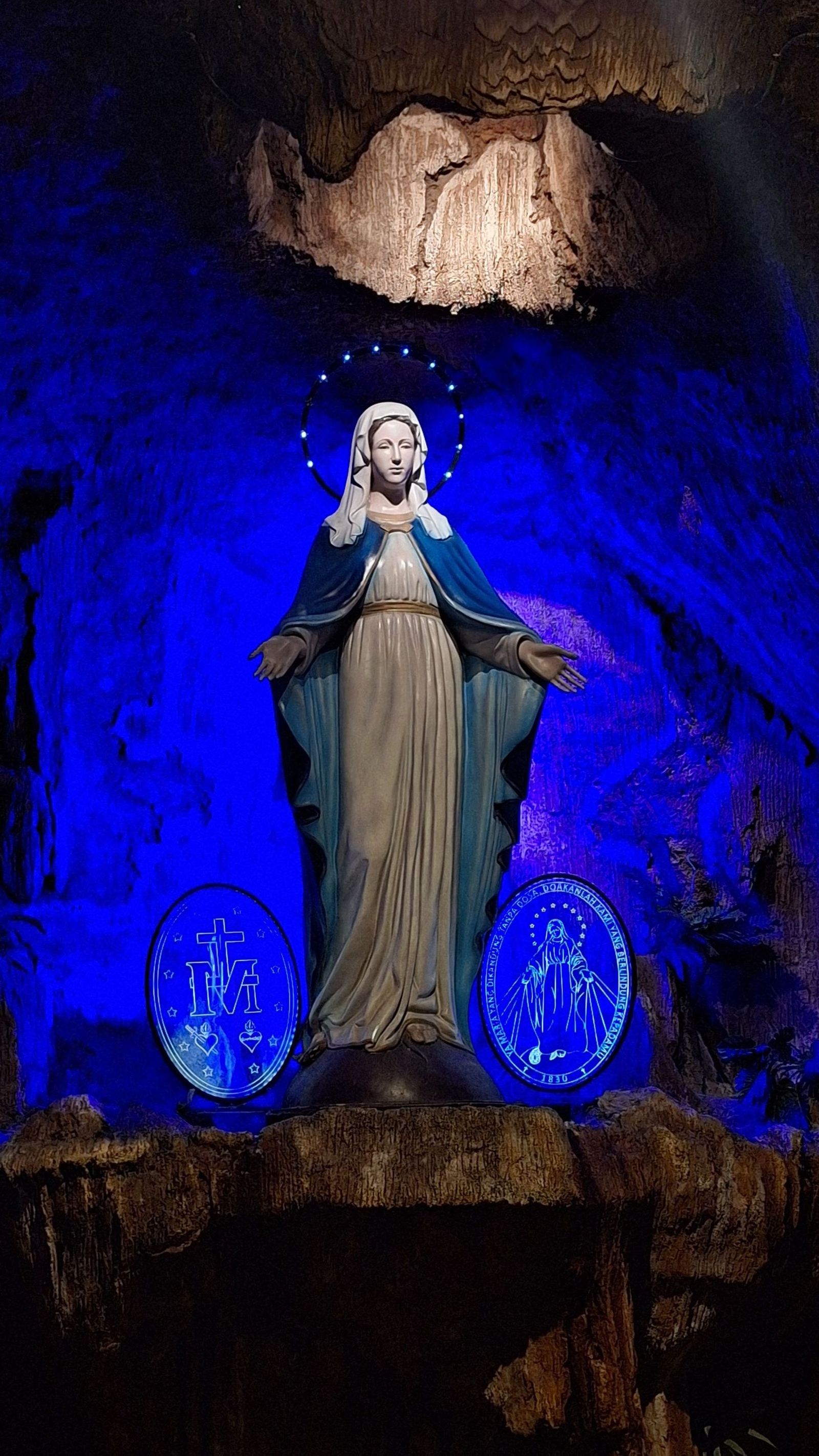 💙 Dónde la tierra se hace gracia con la Madre