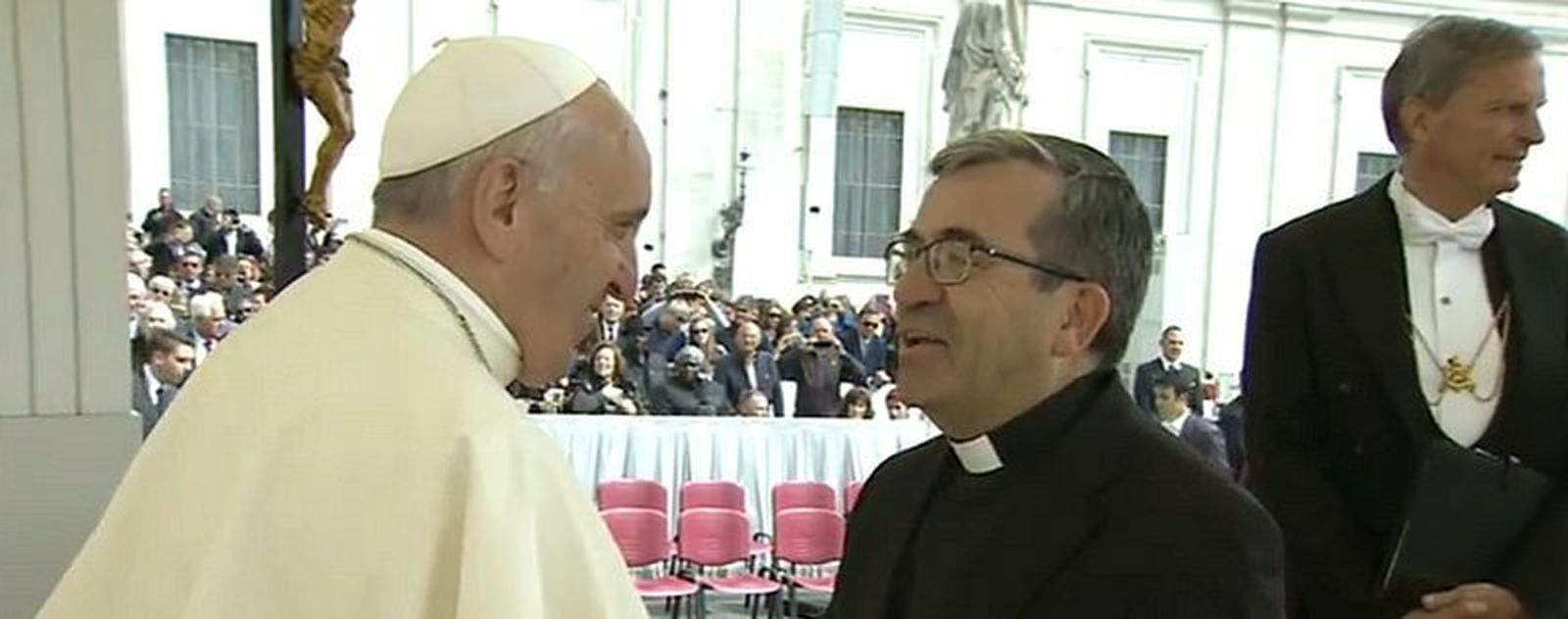 El Papa saluda a Luis Argüello