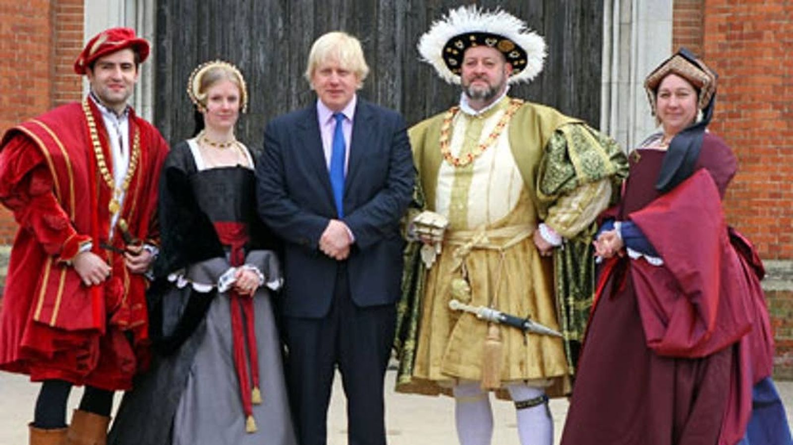 Boris Johnson, con 'Enrique VIII'