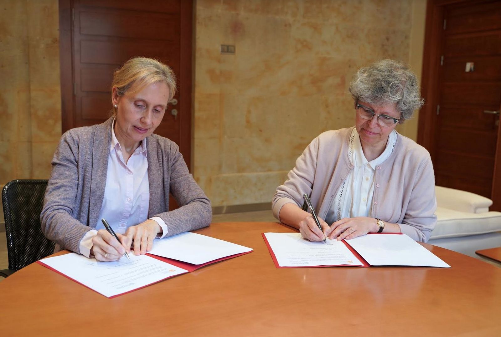 La UPSA firma un acuerdo con la asociación REDES